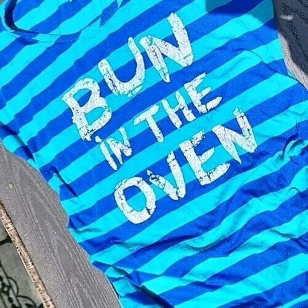 Bun in the Oven Motherhood Large Maternity Short Sleeve Shirt